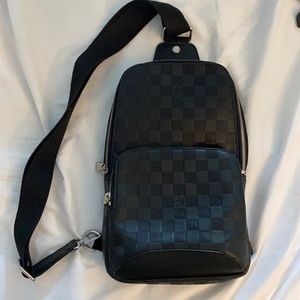Men cross body bag small.
